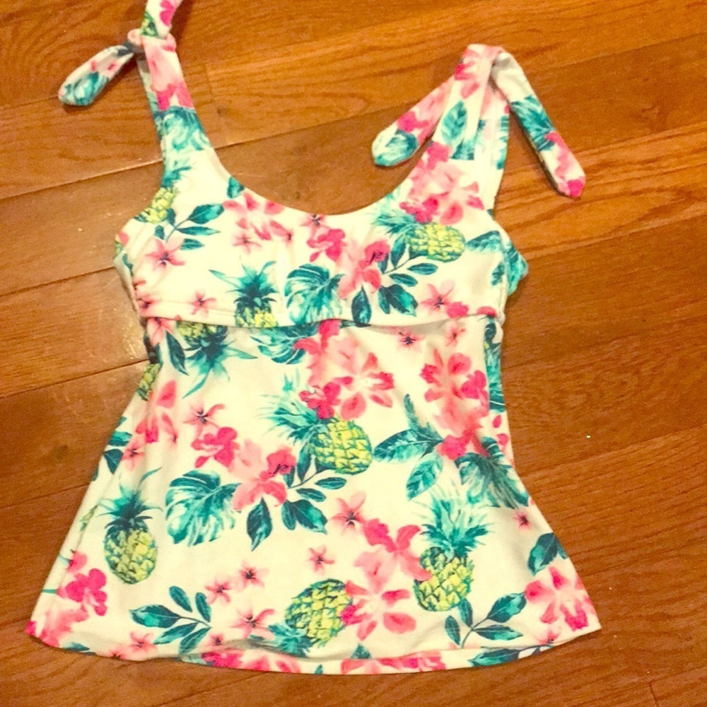NWT Swim top small